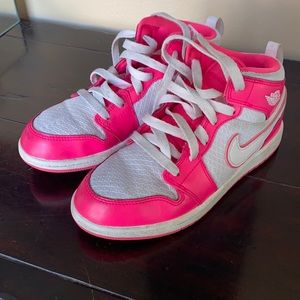 AIR JORDAN 1 MID GS ‘hyper pink’ teen sneakers sz3